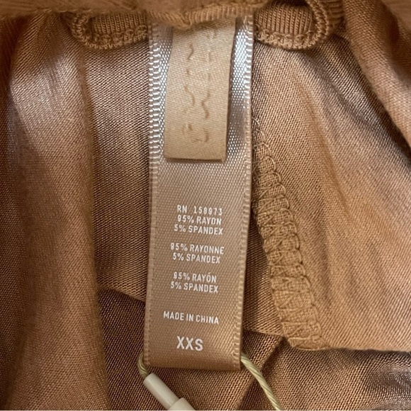 Skims NWT knit pajama shorts in ochre tan women’s size XXS - Picture 8 of 9